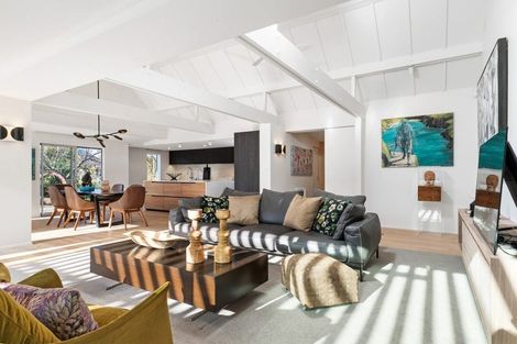 Photo of property in 87 Kahu Road, Fendalton, Christchurch, 8041