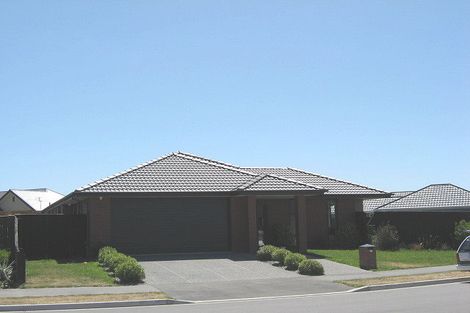 Photo of property in 18 Pohutukawa Crescent, Parklands, Christchurch, 8083