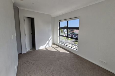 Photo of property in 51 Eugenia Rise, Totara Heights, Auckland, 2105