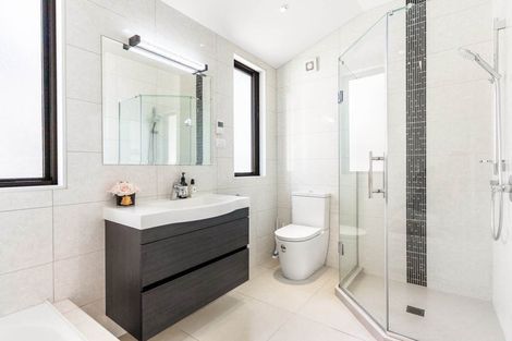 Photo of property in 40 Silver Moon Road, Albany Heights, Auckland, 0632