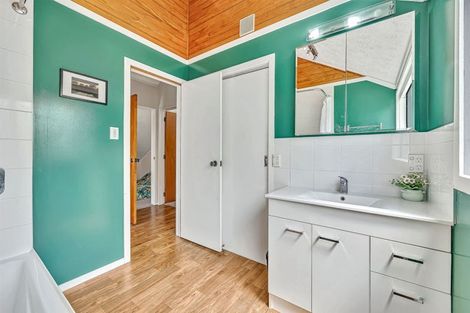 Photo of property in 38 Eugenia Rise, Totara Heights, Auckland, 2105