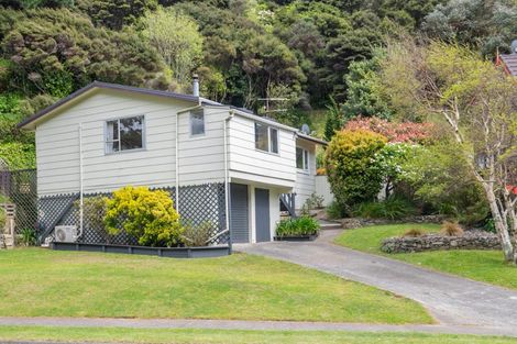 Photo of property in 42 Postgate Drive, Whitby, Porirua, 5024