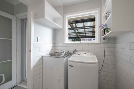 Photo of property in 19 Lawrence Crescent, Hillpark, Auckland, 2102