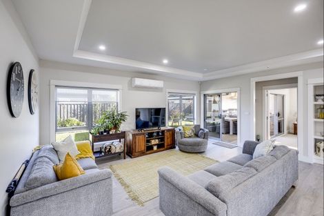 Photo of property in 2 Hurunui Drive, Te Awa, Napier, 4110