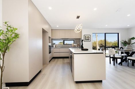 Photo of property in 12a Rewi Street, Torbay, Auckland, 0630