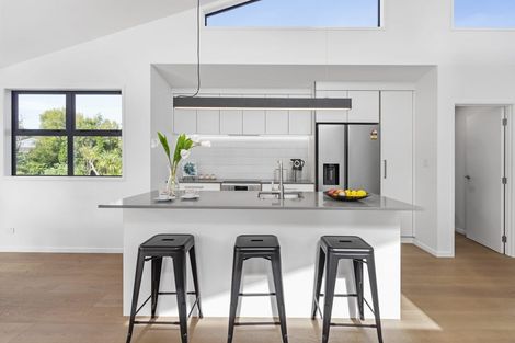 Photo of property in 54a Awaroa Road, Sunnyvale, Auckland, 0612