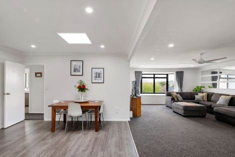 Photo of property in 6 Limousin Place, Grandview Heights, Hamilton, 3200