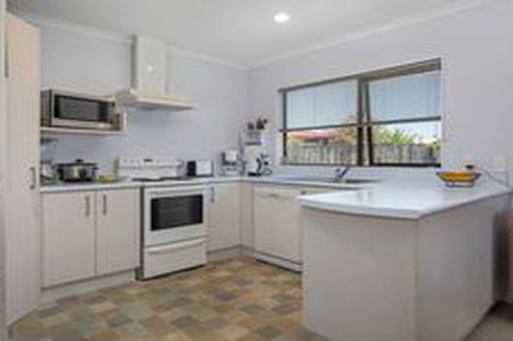 Photo of property in Rangeview Villas, 41/9 Fuller Close, Levin, 5510