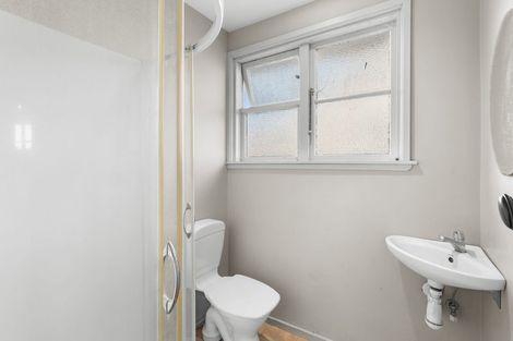 Photo of property in 8 Ballantyne Avenue, Upper Riccarton, Christchurch, 8041