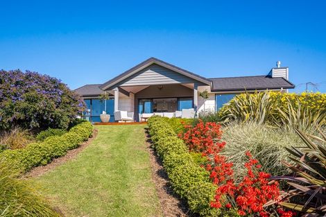 Photo of property in 28 Ferndale Drive, Waikanae, 5036