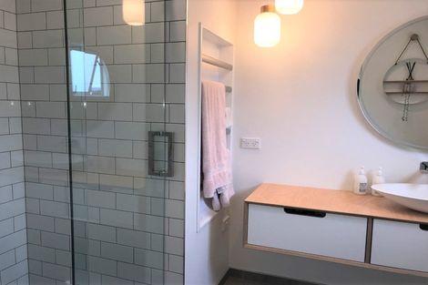 Photo of property in 5 Dale Street, Lower Vogeltown, New Plymouth, 4310