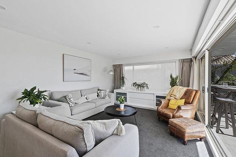 Photo of property in 5a Craig Road, Milford, Auckland, 0620