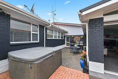 Photo of property in 3 Delamare Road, St Andrews, Hamilton, 3200