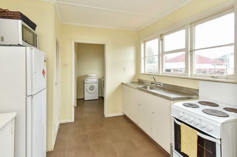 Photo of property in 60 Mckean Avenue, Manurewa, Auckland, 2102