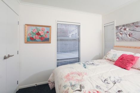 Photo of property in 2/4 Ross View Terrace, Dinsdale, Hamilton, 3204