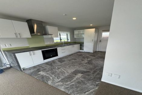 Photo of property in 12 Dawnhaven Drive, Te Atatu Peninsula, Auckland, 0610