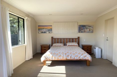 Photo of property in 11 Fairview Place, Havelock North, 4130