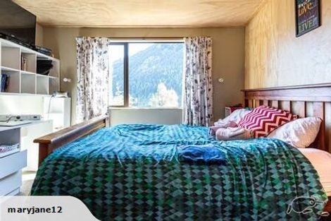 Photo of property in 26 Mackinnon Terrace, Sunshine Bay, Queenstown, 9300