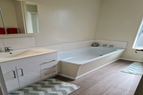 Photo of property in 17 Mckellar Place, Hornby, Christchurch, 8042