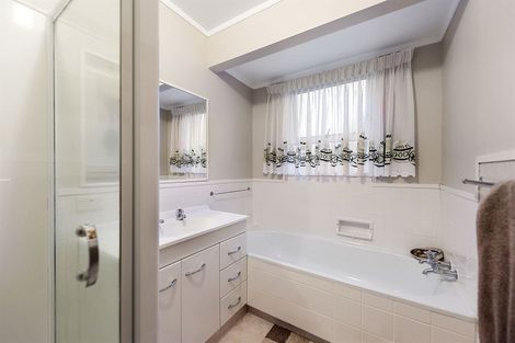 Photo of property in 19 Ridgeway Place, Glenview, Hamilton, 3206