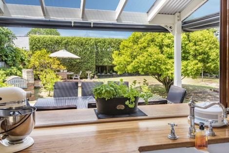 Photo of property in 1 Kerr Street, Devonport, Auckland, 0624