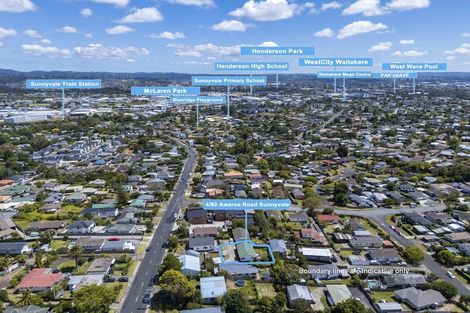 Photo of property in 4/92 Awaroa Road, Sunnyvale, Auckland, 0612