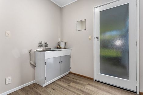 Photo of property in 1 Lakeview Place, Whakatane, 3120