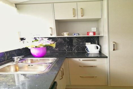 Photo of property in 9 Martin Place, Kelston, Auckland, 0602