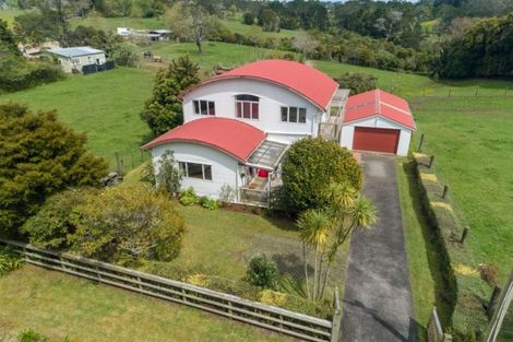 Photo of property in 164 Motu Road, Kumeu, 0891