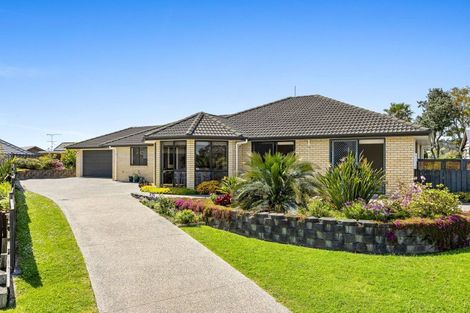 Photo of property in 37 Rivervale Grove, Stanmore Bay, Whangaparaoa, 0932