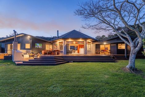 Photo of property in 16 Tarapatiki Drive, Whitianga, 3510