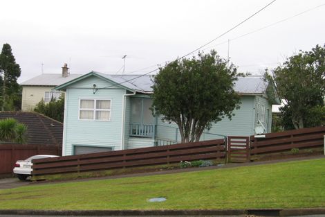 Photo of property in 26 Karaka Street, Helensville, 0800