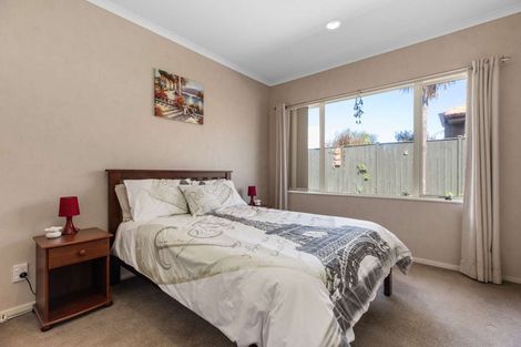 Photo of property in 5 Bellshill Close, Wattle Downs, Auckland, 2103