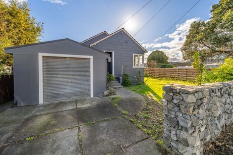 Photo of property in 25 Poole Street, Taita, Lower Hutt, 5011