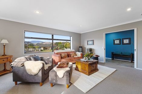 Photo of property in 14 Leanne Way, Waikanae Beach, Waikanae, 5036