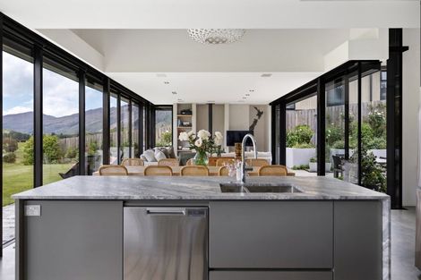 Photo of property in 20 Advance Terrace, Arrowtown, 9302