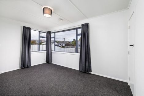 Photo of property in 1 Holmes Street, Waimate, 7924