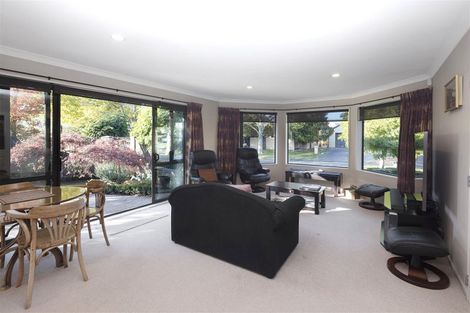 Photo of property in 4 Vaughan Way, Redwood, Christchurch, 8051