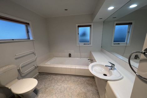 Photo of property in 752 East Coast Road, Pinehill, Auckland, 0630