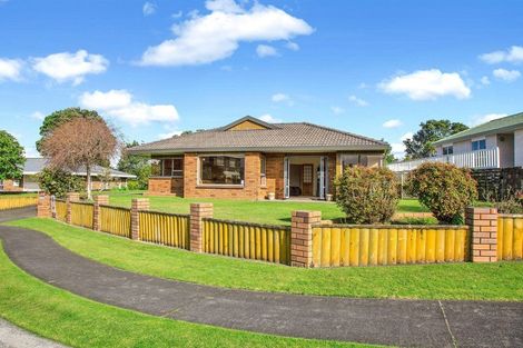 Photo of property in 10 Chatswood Grove, Fitzroy, New Plymouth, 4312