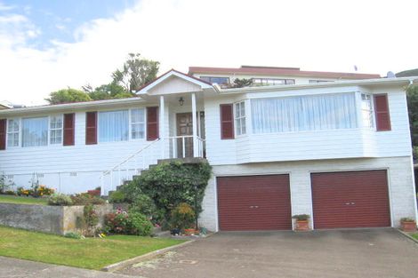 Photo of property in 3 Paddington Grove, Karori, Wellington, 6012