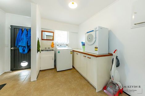 Photo of property in 32 Redmount Place, Red Hill, Papakura, 2110