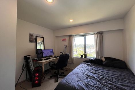 Photo of property in 1/93a Kelburn Parade, Kelburn, Wellington, 6012