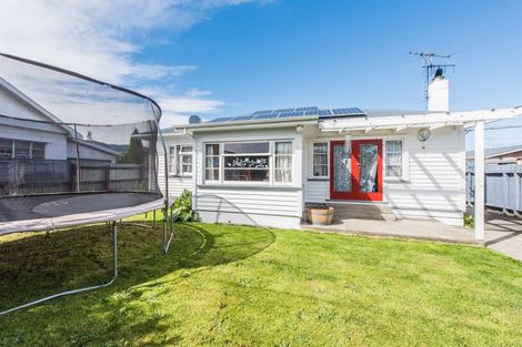 Photo of property in 19 Parkers Road, Tahunanui, Nelson, 7011