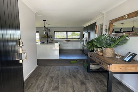 Photo of property in 55 Athenree Road, Athenree, Katikati, 3177