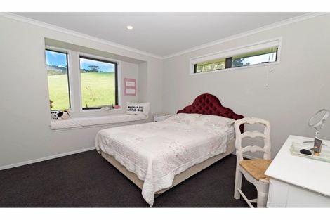 Photo of property in 63b Manuka Grove, Helensville, 0875