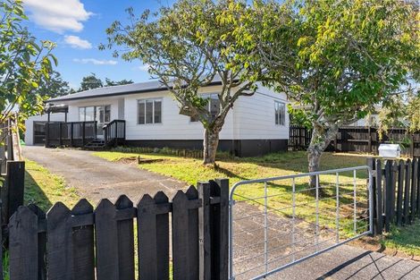 Photo of property in 4 Stoll Place, Clendon Park, Auckland, 2103