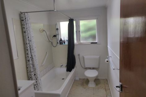 Photo of property in 105 Te Atatu Road, Te Atatu South, Auckland, 0610