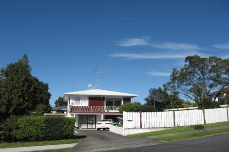 Photo of property in 17 La Trobe Street, Pakuranga Heights, Auckland, 2010