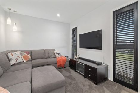 Photo of property in 13 Kotare Drive, Wanaka, 9305